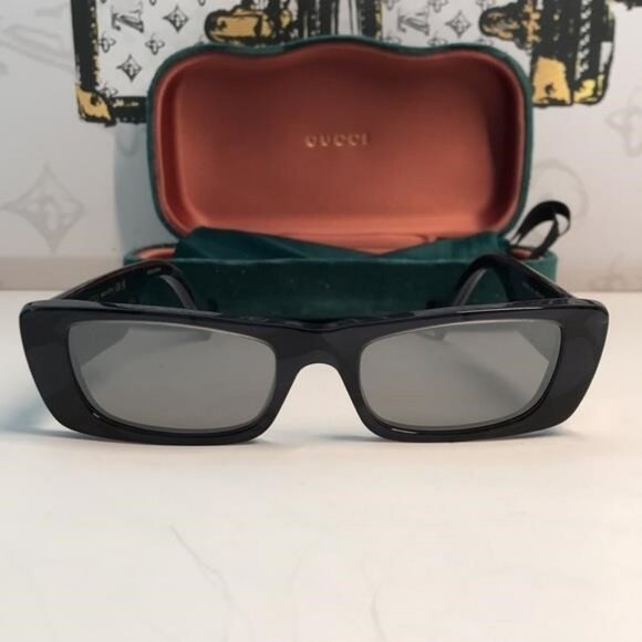New ✨ Authentic Gucci GG0516S 013 Sunglasses – Grey Frame with Silver Mirror Len - Picture 5 of 11